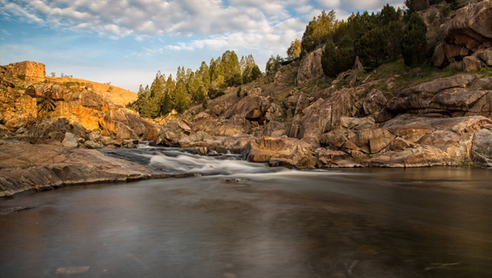 Adelong NSW Accommodation in Brisbane