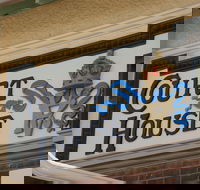 Wyalong - Accommodation in Brisbane