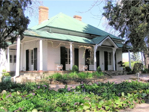 Miss Traill’s House And Garden - Accommodation in Brisbane 0