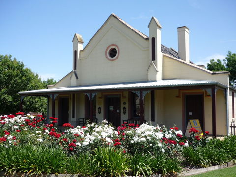 Quondong Cottage - Accommodation in Brisbane 2