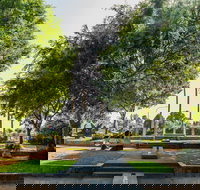 Sculpture Garden Campbelltown - Accommodation in Brisbane