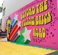 Yellow Brick Road and Elton John Mural - Accommodation in Brisbane