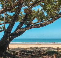 Etty Bay - Accommodation in Brisbane