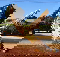 Loxton Tree sculptures - Accommodation in Brisbane