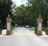 Kalinga Park Memorial - Accommodation in Brisbane