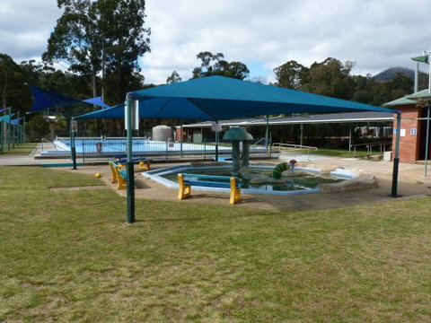 Marysville Outdoor Swimming Pool - Accommodation in Brisbane 2