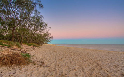 Red Beach - Accommodation in Brisbane 2