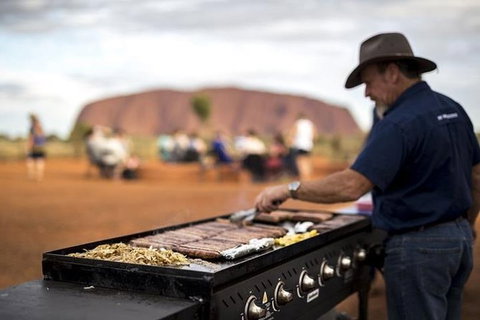Sunset Australian Barbecue Dinner In Uluru - Accommodation in Brisbane 1