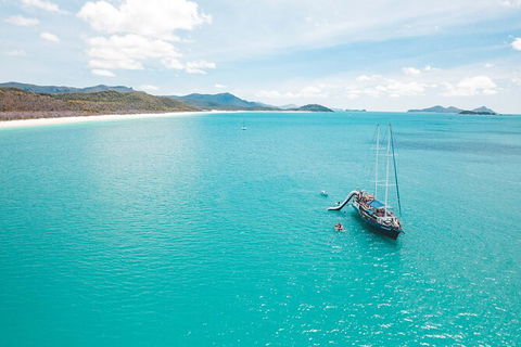 Day Sail The Whitsunday Islands On Atlantic Clipper From Airlie Beach - Accommodation in Brisbane 4
