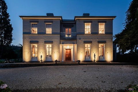 Terroir Wine Tours Tasmania: Guided Sunday Wine Cheese & Gin Tours Hobart - Accommodation in Brisbane 2