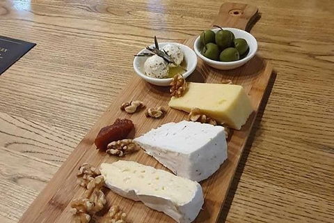 Terroir Wine Tours Tasmania: Guided Sunday Wine Cheese & Gin Tours Hobart - Accommodation in Brisbane 0