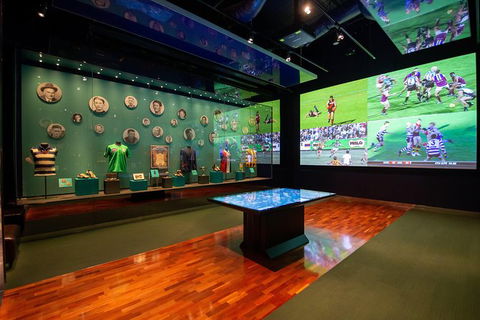 Ultimate Sports Lovers Bus Tour Of Melbourne - Accommodation in Brisbane 4