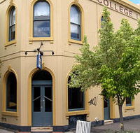 The College Lawn Hotel - Accommodation in Brisbane