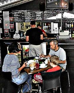 Annandale Hotel - Accommodation in Brisbane 1