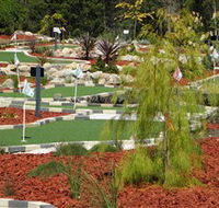 18 Hole Mini Golf - Club Husky - Accommodation in Brisbane