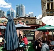 Hotel Sweeneys - Accommodation in Brisbane