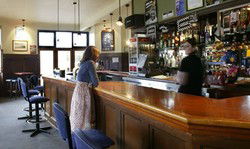 Ocean Beach Hotel - Accommodation in Brisbane 1