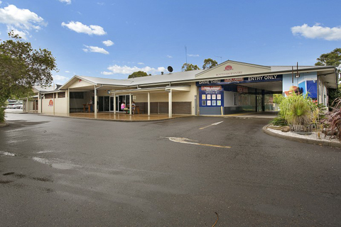Lakeside Village Tavern - Accommodation in Brisbane 3