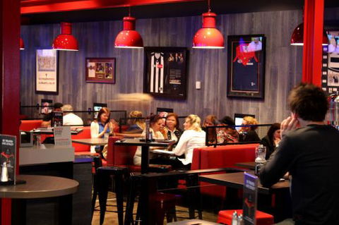 The Sporting Globe Bar & Grill - Accommodation in Brisbane 3