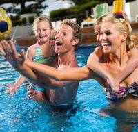 V3 Bar  Novotel Brighton Beach - Accommodation in Brisbane
