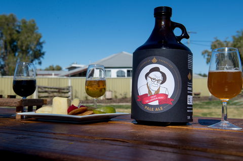 Beer And Wine O'Clock At Club Boutique Hotel Cunnamulla - Accommodation in Brisbane 2