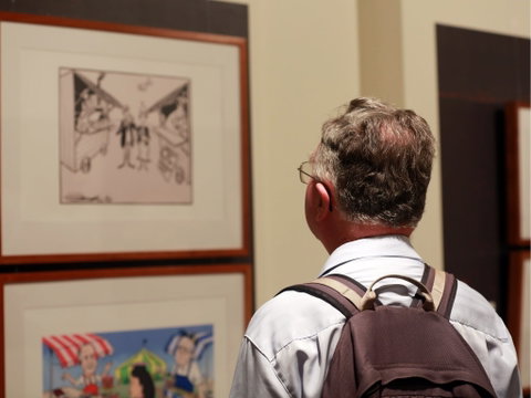 Behind The Lines: The Year's Best Political Cartoons 2019 - Accommodation in Brisbane 1