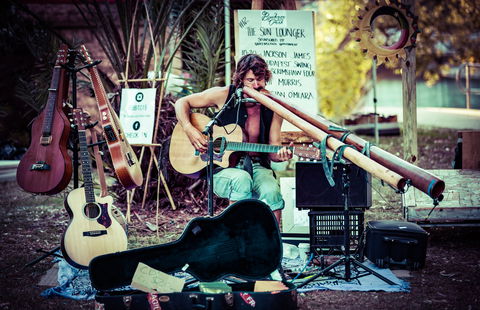 Buskers By The Lake - Accommodation in Brisbane 0