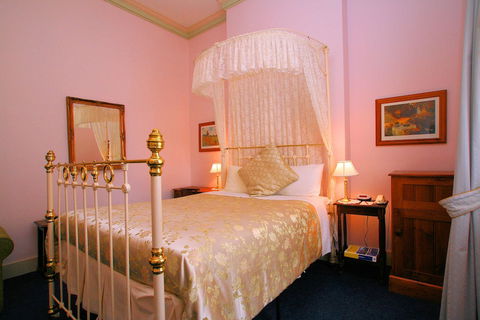 The Lodge On Elizabeth - Accommodation in Brisbane 4