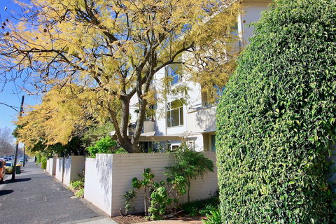 Apartments On Lygon - Accommodation in Brisbane 3