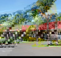 Pines Country Club Motor Inn - Accommodation in Brisbane