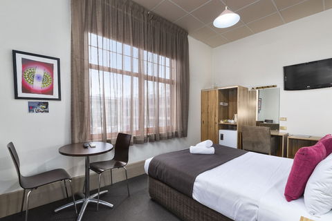 Adelaide Paringa - Accommodation in Brisbane 5