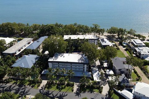 Agincourt Beachfront Apartments - Accommodation in Brisbane 1