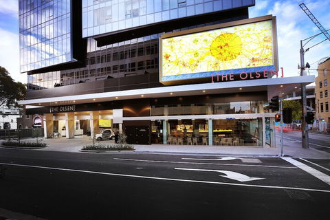 Art Series - The Olsen - Accommodation in Brisbane 3