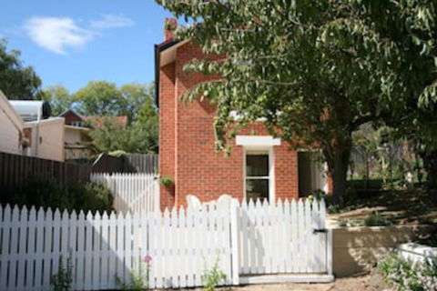 Annies Garden Cottage - Accommodation in Brisbane 0