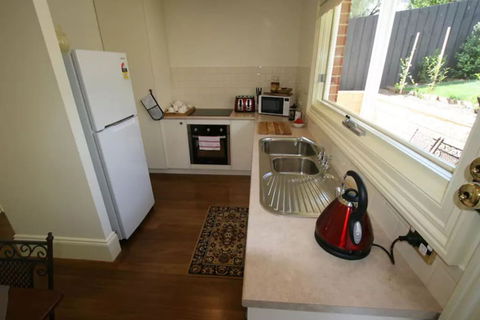 Annies Garden Cottage - Accommodation in Brisbane 2