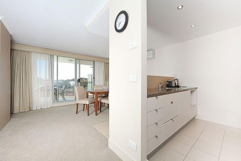 Accommodate Canberra - The Avenue - Accommodation in Brisbane 4
