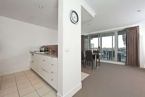Accommodate Canberra - The Avenue - Accommodation in Brisbane 6