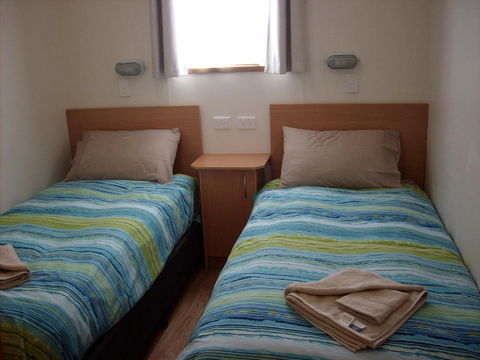 Jackos Holiday Cabins - Accommodation in Brisbane 3