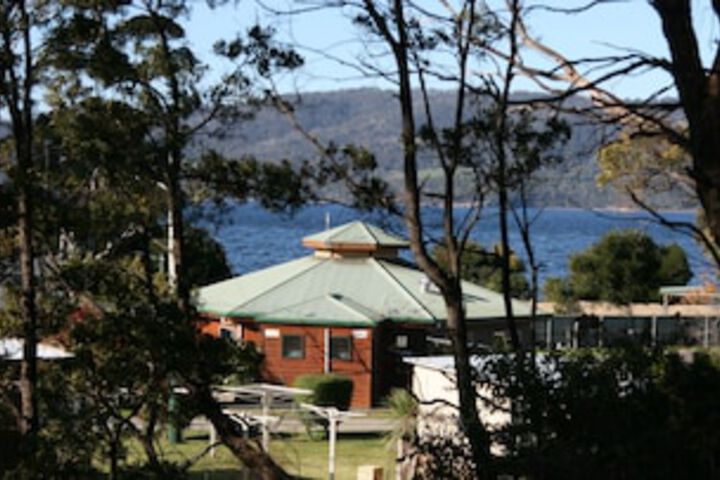 Snug TAS Accommodation in Brisbane