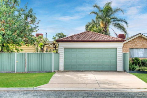 Ayr House Echuca Holiday Homes - Accommodation in Brisbane 5