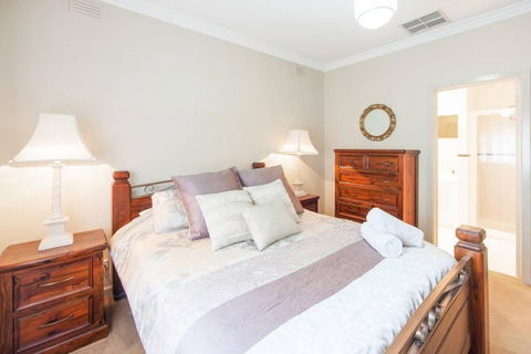 Ayr House Echuca Holiday Homes - Accommodation in Brisbane 3