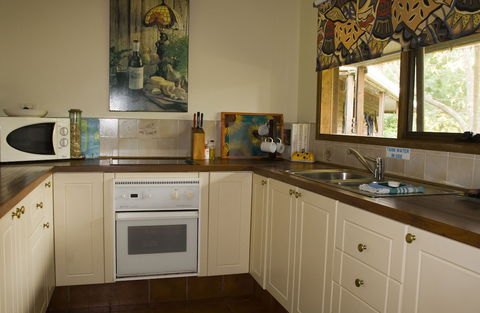 Banksia Park Cottages - Accommodation in Brisbane 4