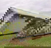 Mena Creek Flower House - Accommodation in Brisbane
