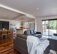 Tasman Surf House - Accommodation in Brisbane