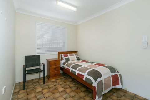 Beachside Holiday Home - Accommodation in Brisbane 1
