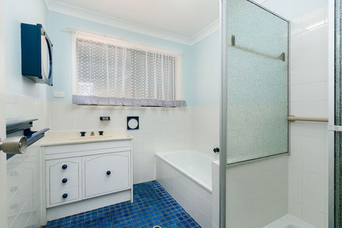 Beachside Holiday Home - Accommodation in Brisbane 6