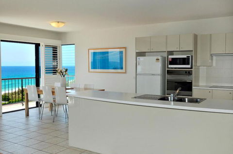Your Home From Home With Ocean Views - Accommodation in Brisbane 5