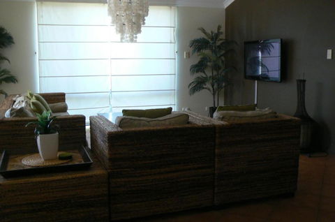 La Mer Home With A Pool - Accommodation in Brisbane 1