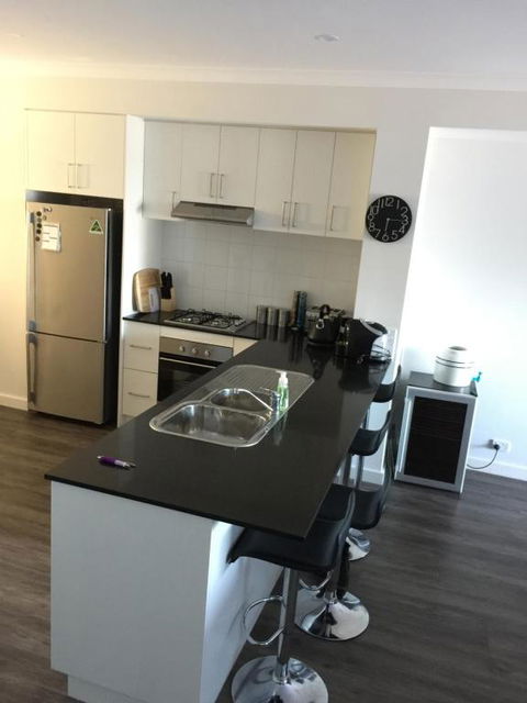 Falcon Bay 4x4 Townhouse - Accommodation in Brisbane 2
