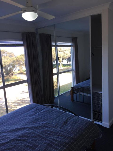 Falcon Bay 4x4 Townhouse - Accommodation in Brisbane 4